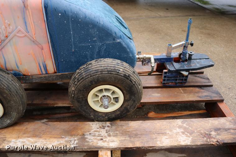 image for item DW9902 Lawn and garden equipment