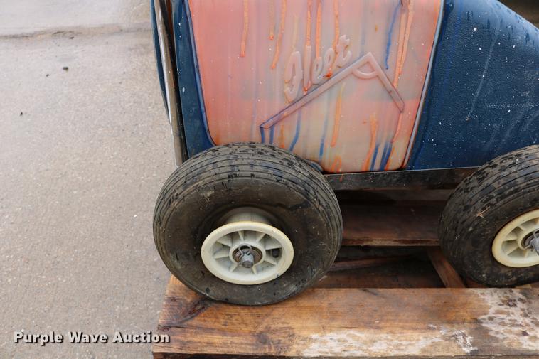 image for item DW9902 Lawn and garden equipment