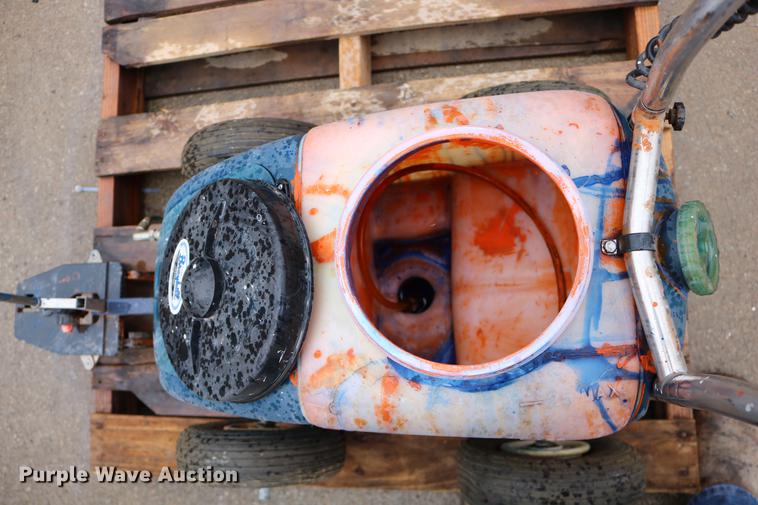 image for item DW9902 Lawn and garden equipment