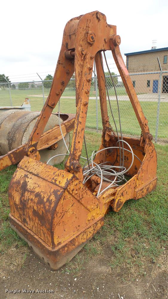 Erie clamshell bucket in Haysville, KS Item EB9423 sold Purple Wave