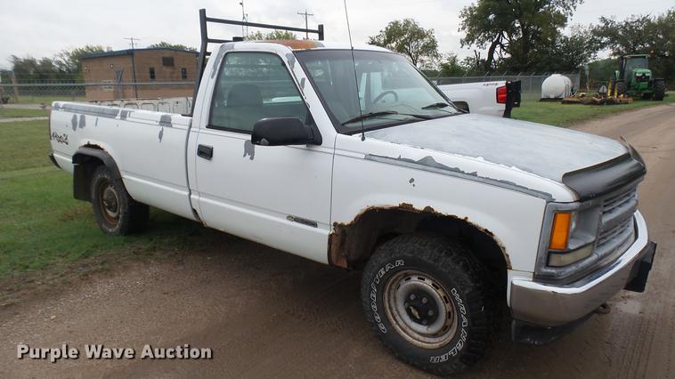 image for item EB9432 1995 Chevrolet 1500 pickup truck
