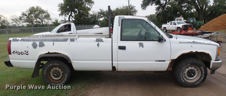 image for item EB9432 1995 Chevrolet 1500 pickup truck