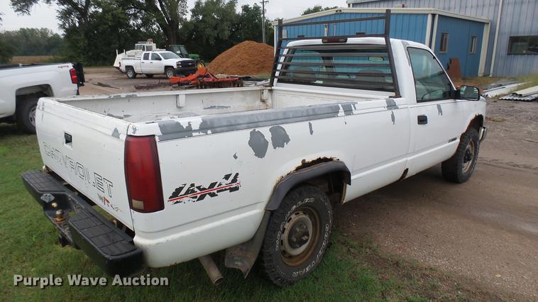image for item EB9432 1995 Chevrolet 1500 pickup truck