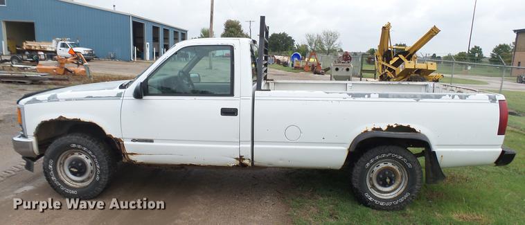 image for item EB9432 1995 Chevrolet 1500 pickup truck