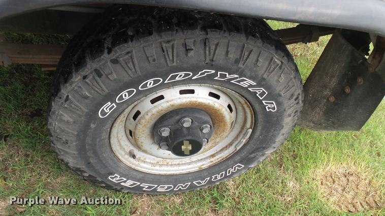 image for item EB9432 1995 Chevrolet 1500 pickup truck