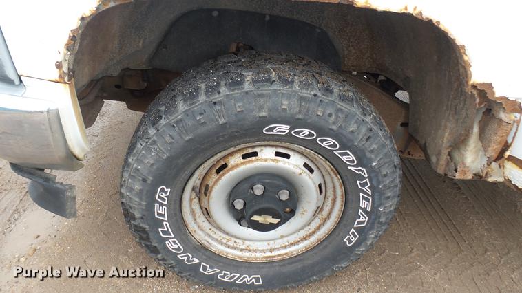 image for item EB9432 1995 Chevrolet 1500 pickup truck