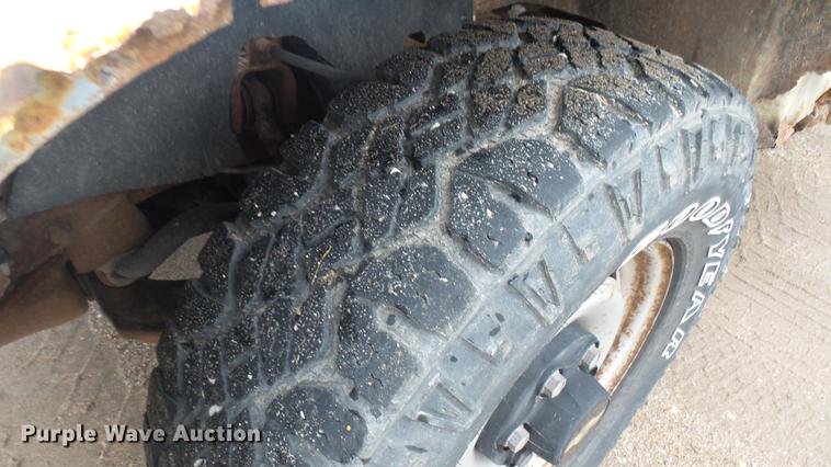 image for item EB9432 1995 Chevrolet 1500 pickup truck