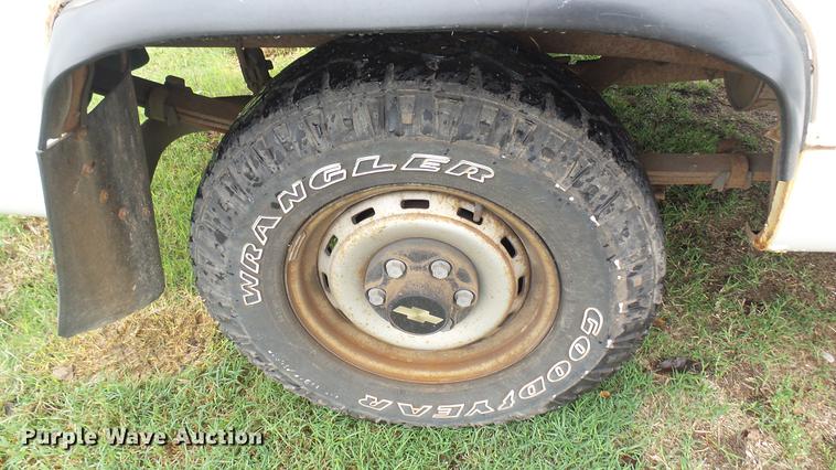 image for item EB9432 1995 Chevrolet 1500 pickup truck