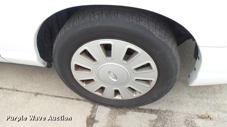 image for item EB9436 2008 Ford Crown Victoria Police Interceptor