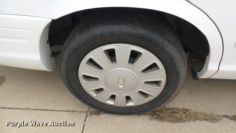 image for item EB9436 2008 Ford Crown Victoria Police Interceptor