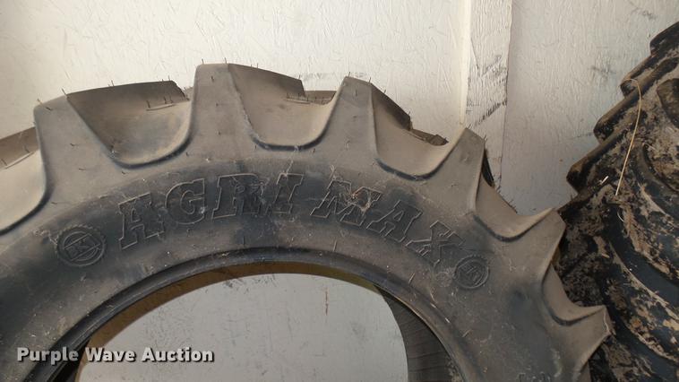 image for item EB9440 (2) tires