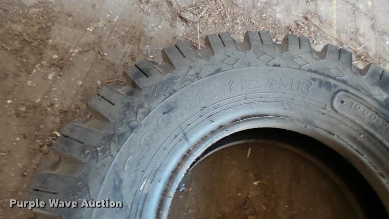 image for item EB9441 (3) tires