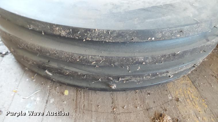 image for item EB9442 (4) tires