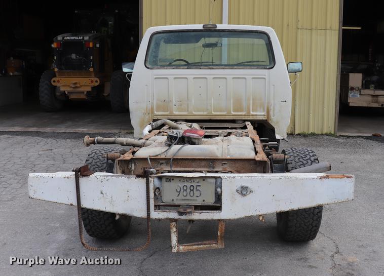 image for item ED9552 1990 Ford F350 pickup truck