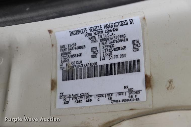 image for item ED9552 1990 Ford F350 pickup truck