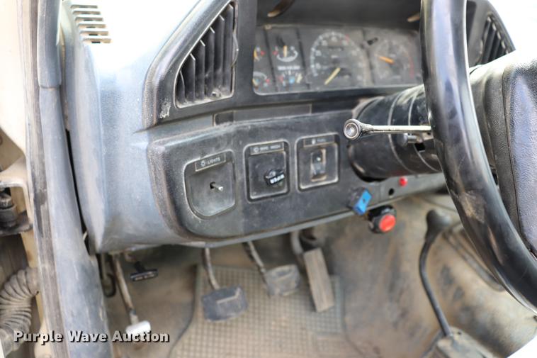 image for item ED9552 1990 Ford F350 pickup truck