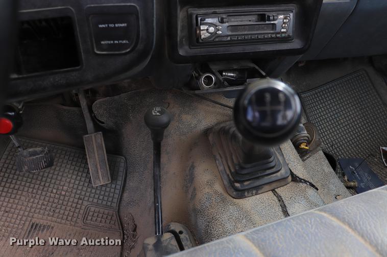 image for item ED9552 1990 Ford F350 pickup truck