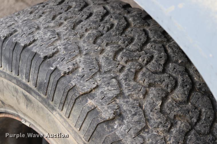 image for item ED9552 1990 Ford F350 pickup truck