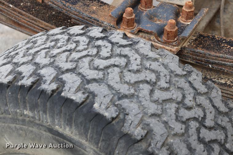 image for item ED9552 1990 Ford F350 pickup truck