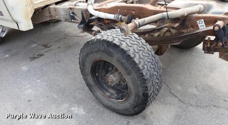 image for item ED9552 1990 Ford F350 pickup truck