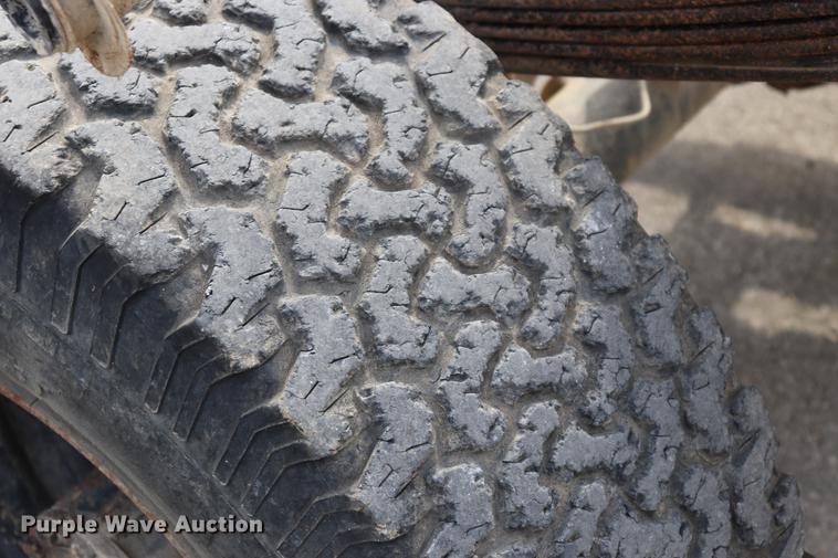 image for item ED9552 1990 Ford F350 pickup truck