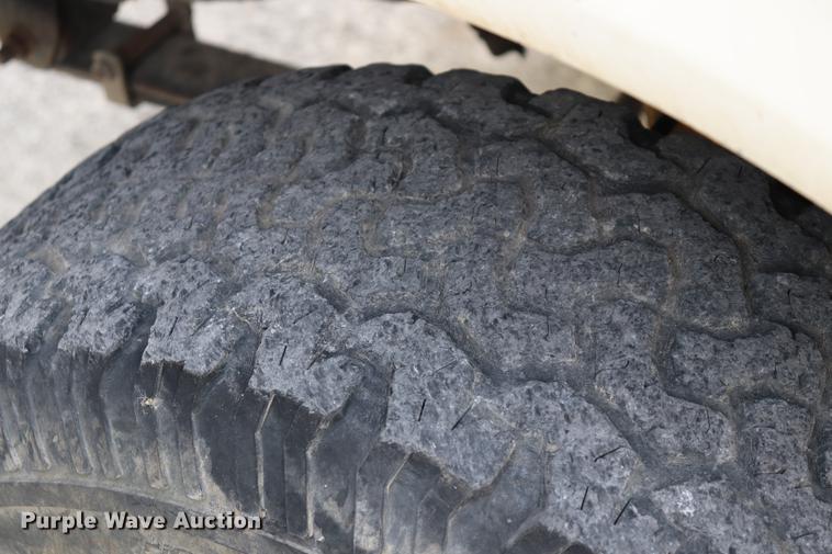 image for item ED9552 1990 Ford F350 pickup truck