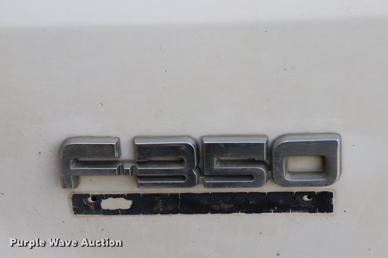 image for item ED9552 1990 Ford F350 pickup truck