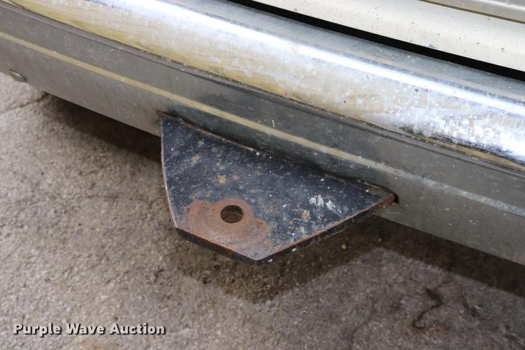 image for item ED9552 1990 Ford F350 pickup truck