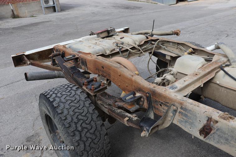 image for item ED9552 1990 Ford F350 pickup truck