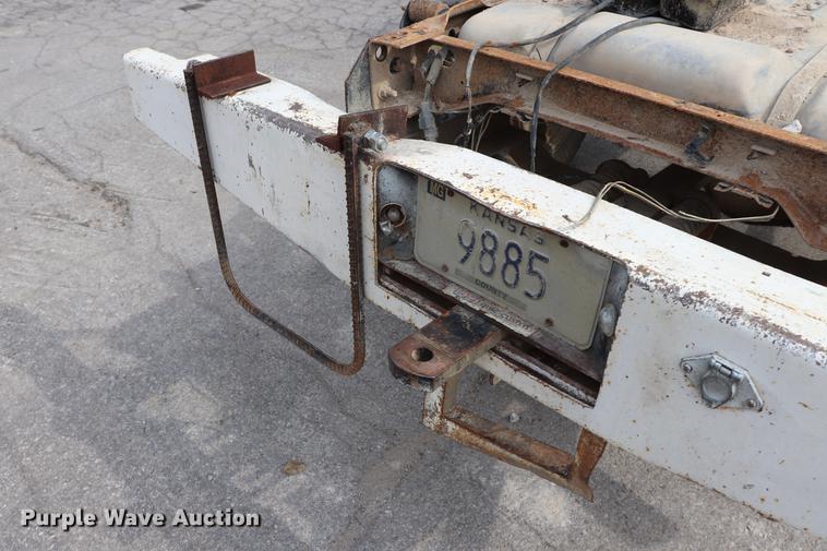 image for item ED9552 1990 Ford F350 pickup truck