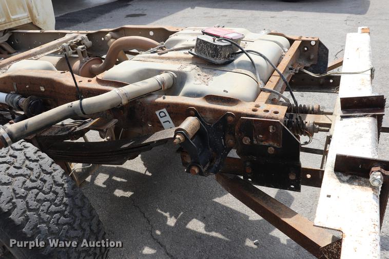 image for item ED9552 1990 Ford F350 pickup truck