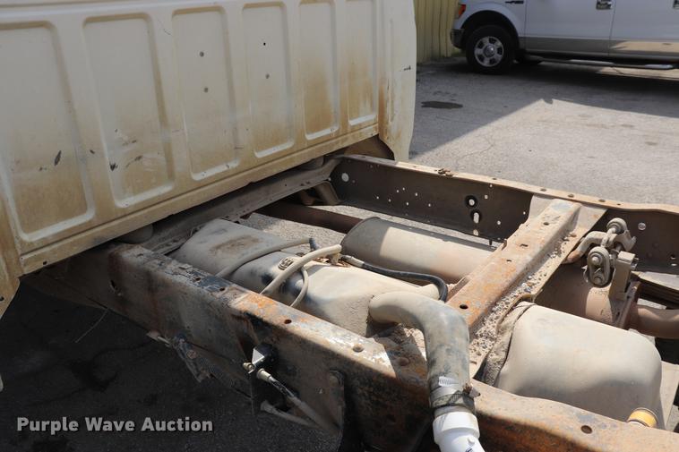 image for item ED9552 1990 Ford F350 pickup truck