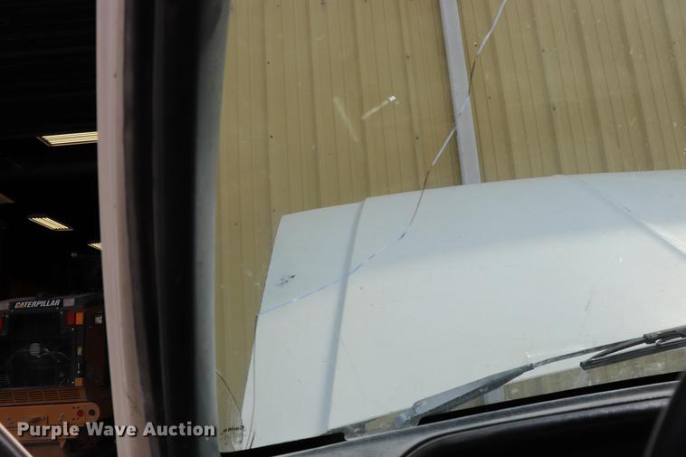 image for item ED9552 1990 Ford F350 pickup truck