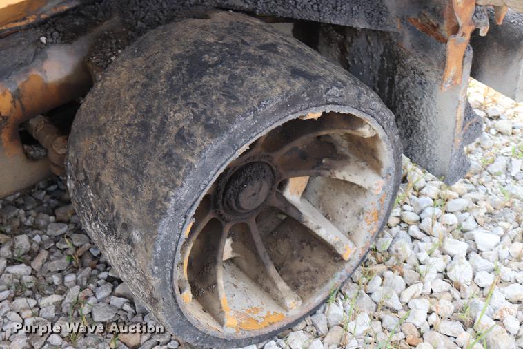 image for item ED9553 1972 Blaw-Knox PF-65 paver