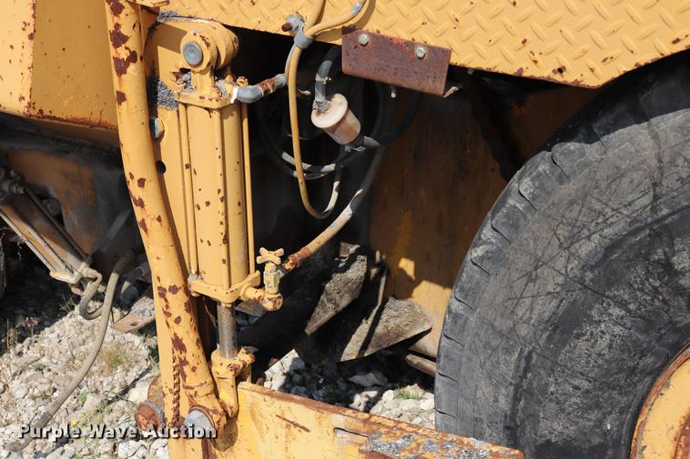 image for item ED9553 1972 Blaw-Knox PF-65 paver