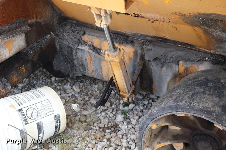 image for item ED9553 1972 Blaw-Knox PF-65 paver