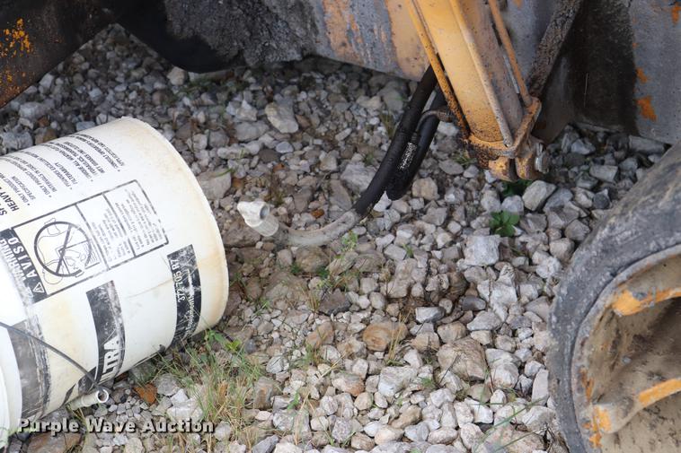 image for item ED9553 1972 Blaw-Knox PF-65 paver