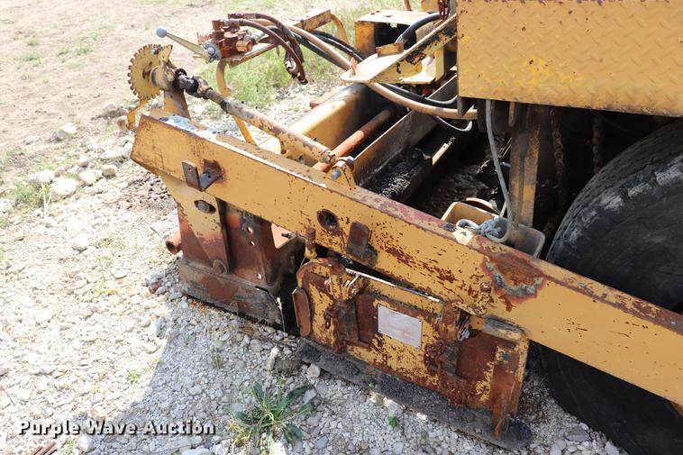 image for item ED9553 1972 Blaw-Knox PF-65 paver