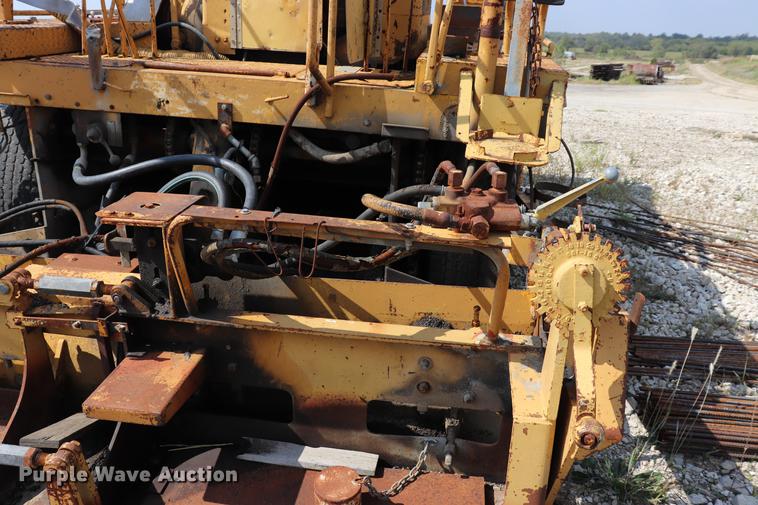 image for item ED9553 1972 Blaw-Knox PF-65 paver