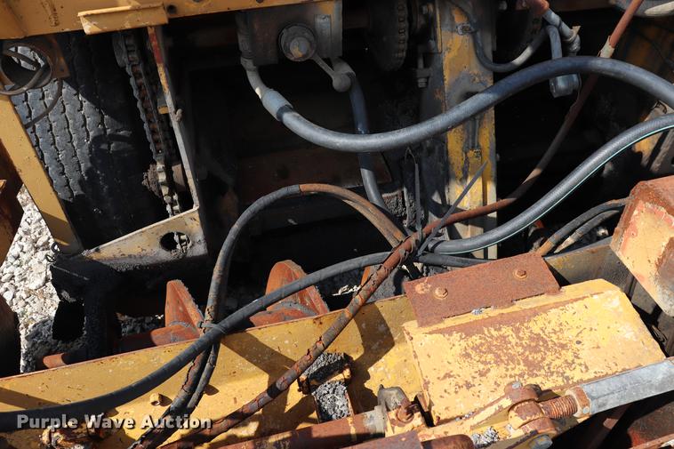 image for item ED9553 1972 Blaw-Knox PF-65 paver