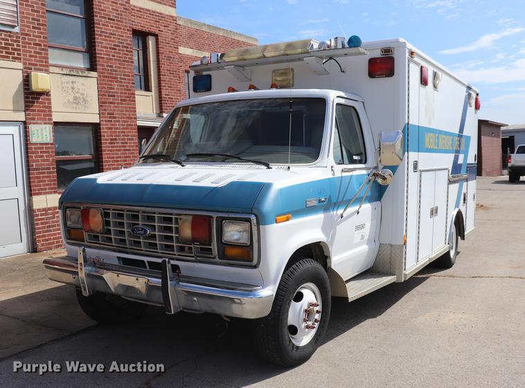 image for item ED9595 1987 Ford Econoline E350 ambulance
