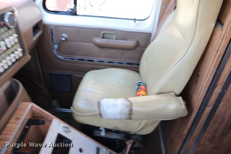 image for item ED9595 1987 Ford Econoline E350 ambulance