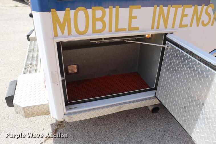 image for item ED9595 1987 Ford Econoline E350 ambulance