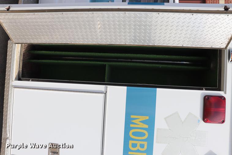 image for item ED9595 1987 Ford Econoline E350 ambulance