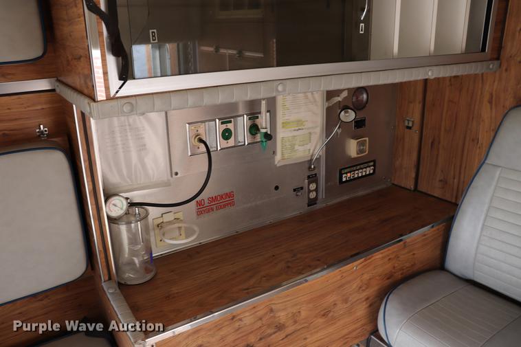 image for item ED9595 1987 Ford Econoline E350 ambulance
