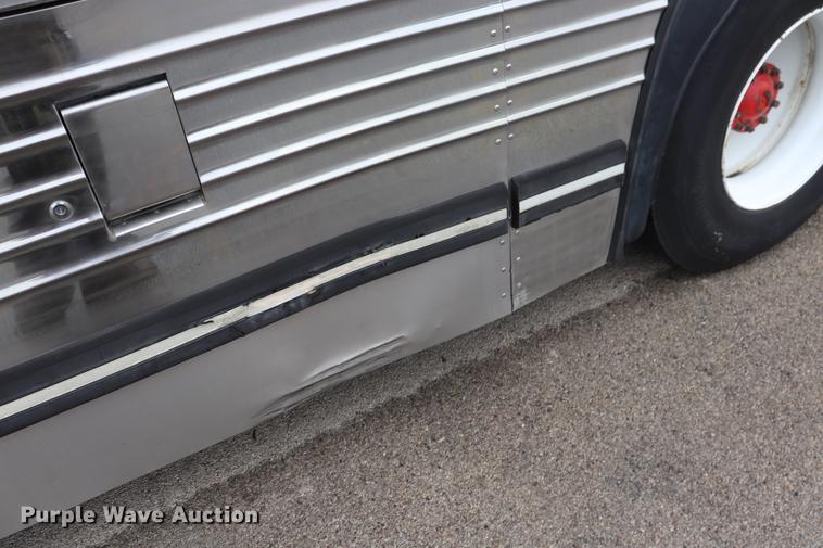 image for item ED9597 1985 Prevost coach bus