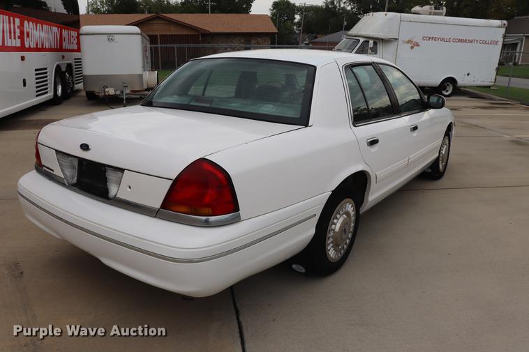 image for item ED9598 2000 Ford Crown Victoria