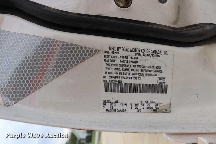 image for item ED9598 2000 Ford Crown Victoria