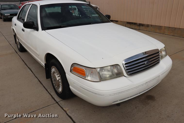 image for item ED9599 1998 Ford Crown Victoria Police Interceptor