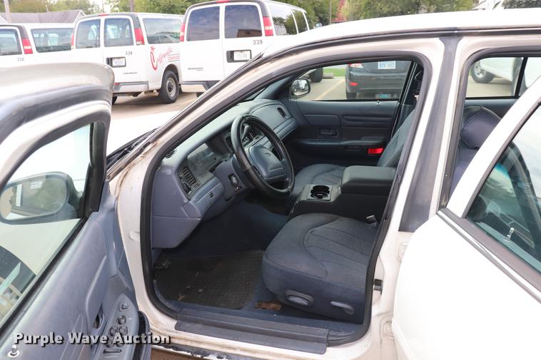 image for item ED9599 1998 Ford Crown Victoria Police Interceptor